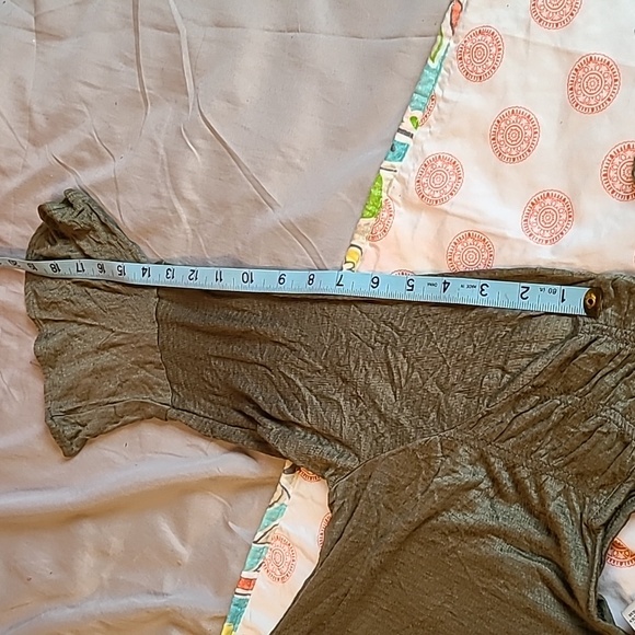 American Rag Juniors Olive Ruched Bell Sleeve Blouse large women's - Picture 10 of 10